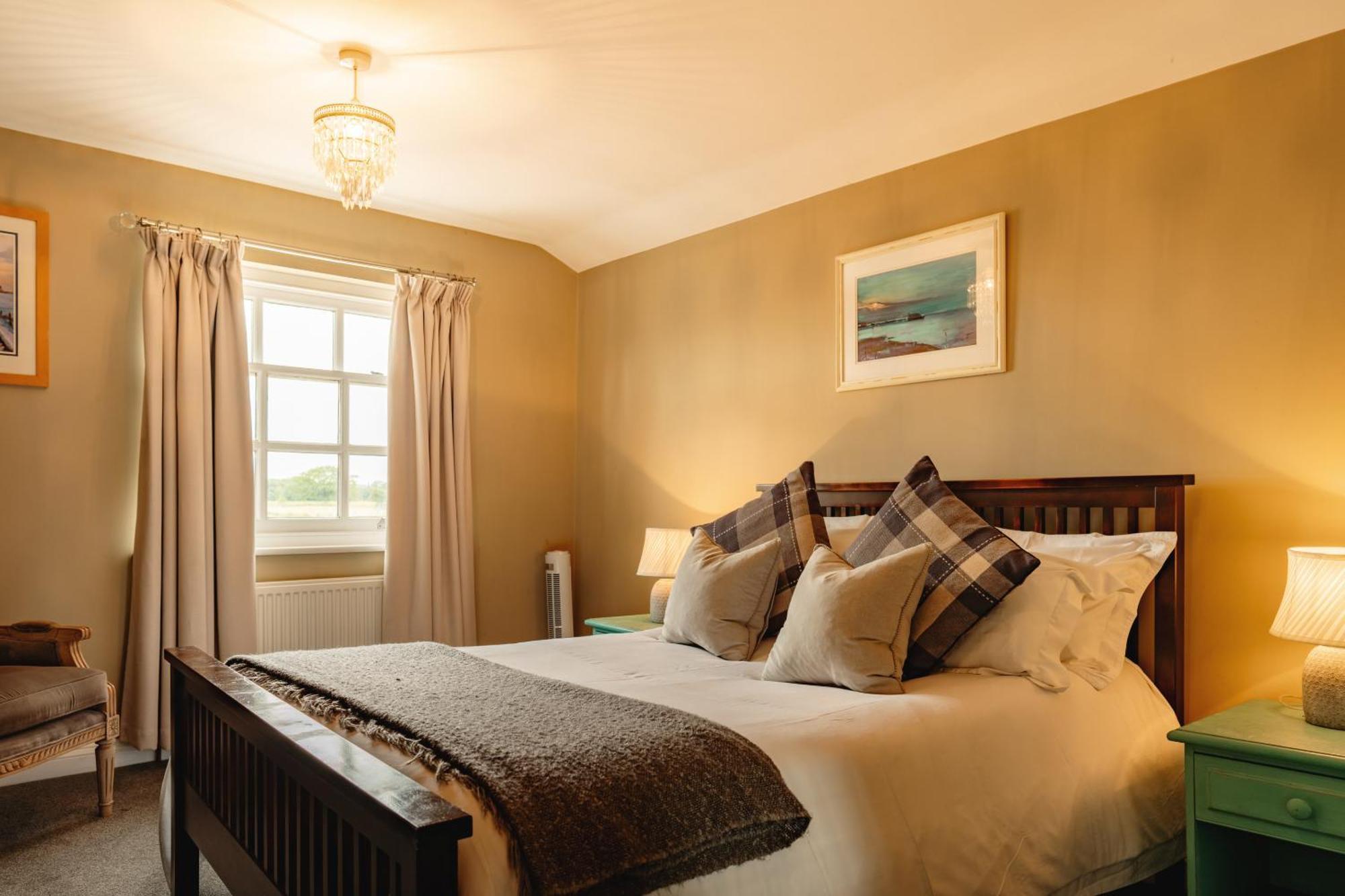 Wheatacre White Lion Hotel Burgh Saint Peter Room photo