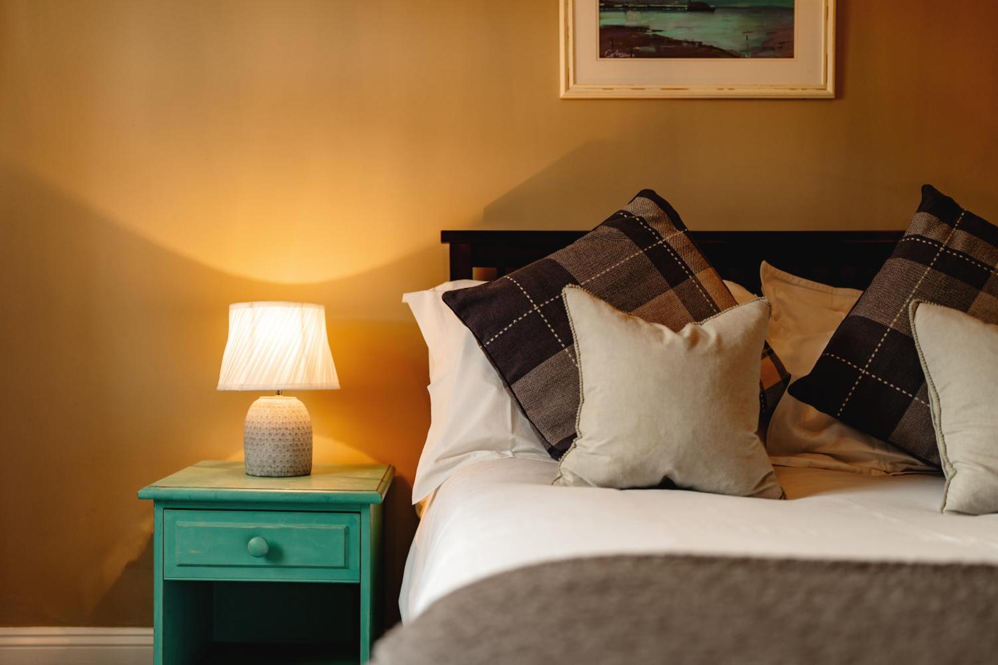 Wheatacre White Lion Hotel Burgh Saint Peter Room photo